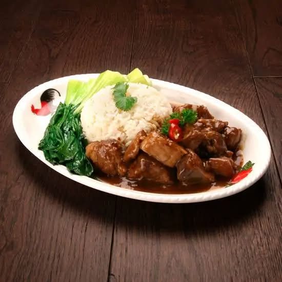 R8 Beef Brisket on Rice 牛腩飯